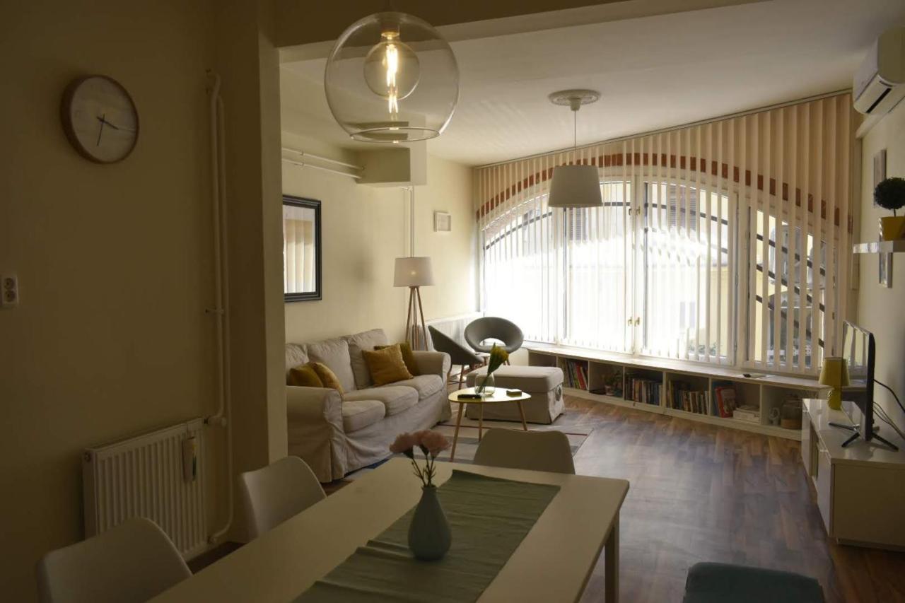 Fonix Family Apartment A Step From Szechenyi Square Pětikostelí Exteriér fotografie